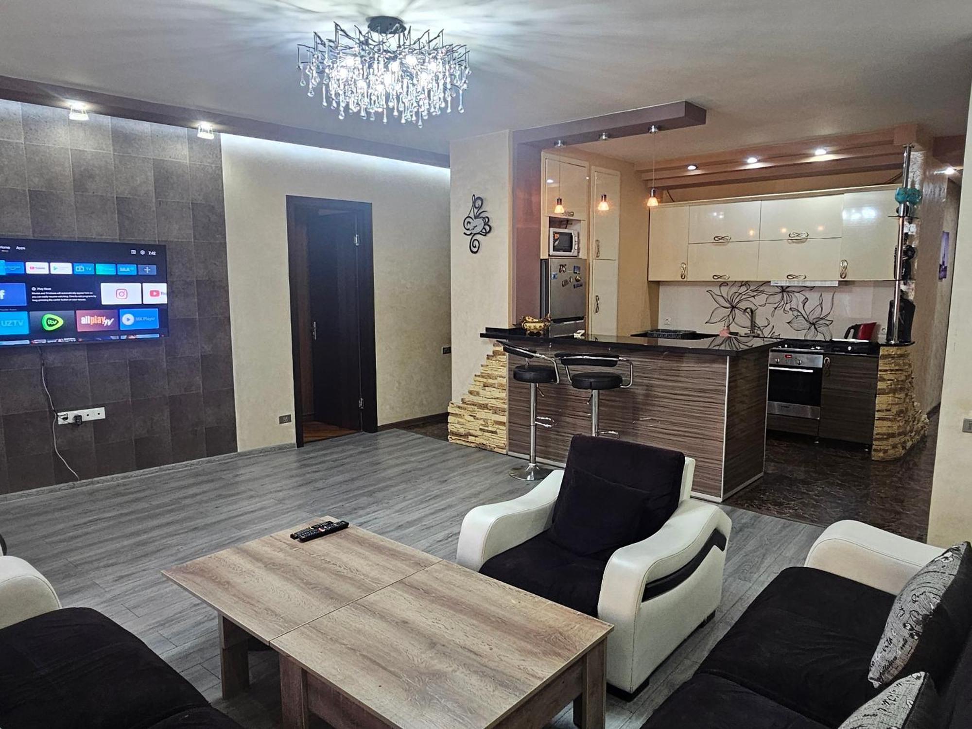 Nukri-2017 Apartamento Batumi Quarto foto