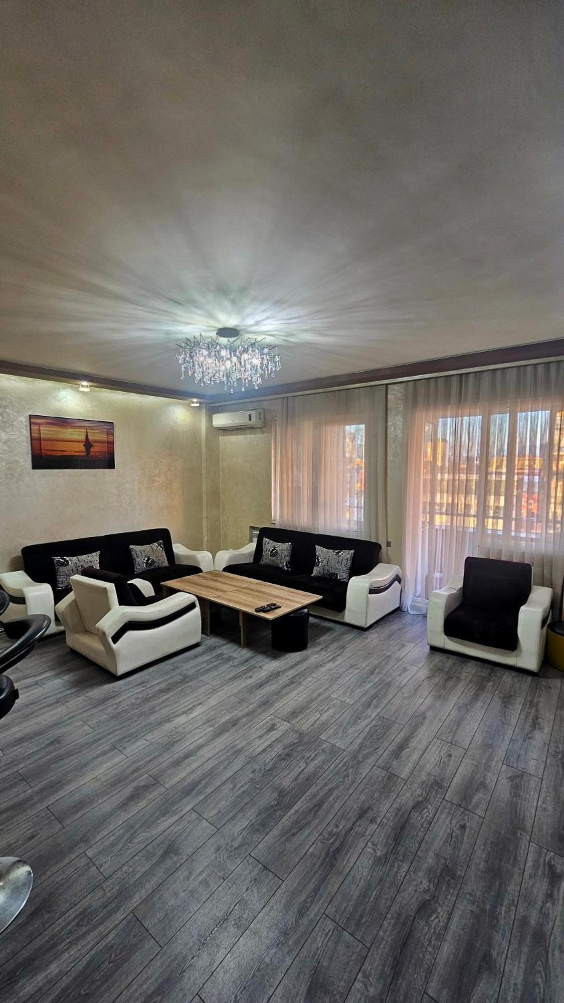 Nukri-2017 Apartamento Batumi Exterior foto